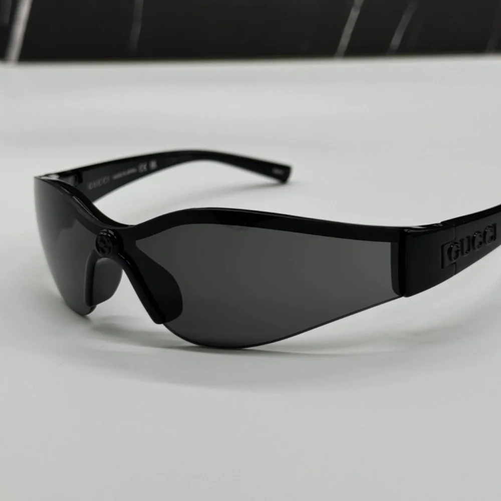 NEW GG1651S 001 GUCCI BLACK GREY GEOMETRIC UNISEX GUCCI SUNGLASSES